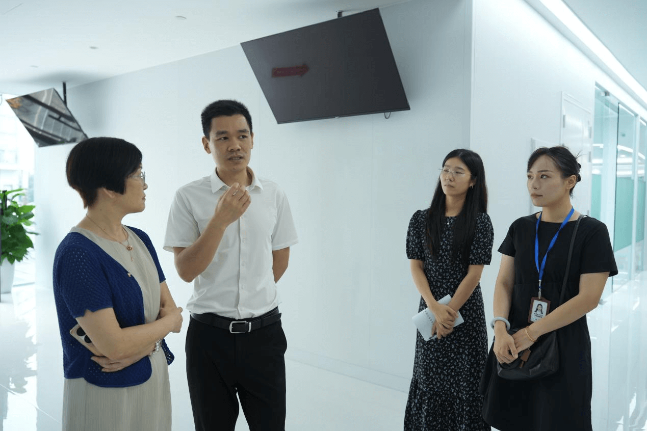 西南口腔医院接受2024年成都市医疗服务质量与安全考核评估专家组检查考评